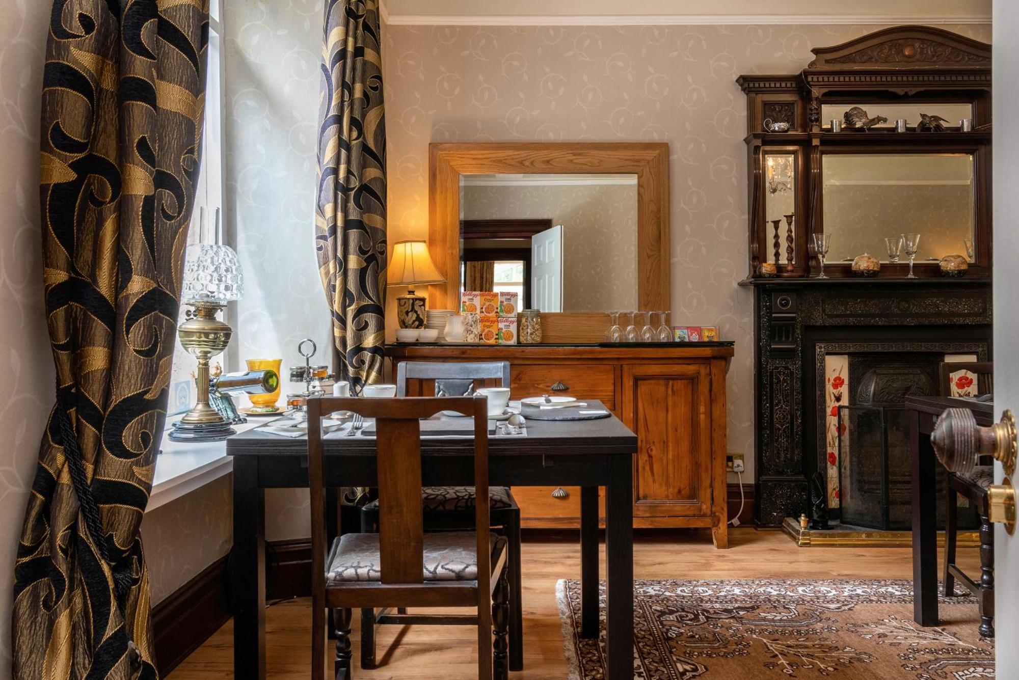 Afon Rhaiadr Country House ドルゲラウ エクステリア 写真