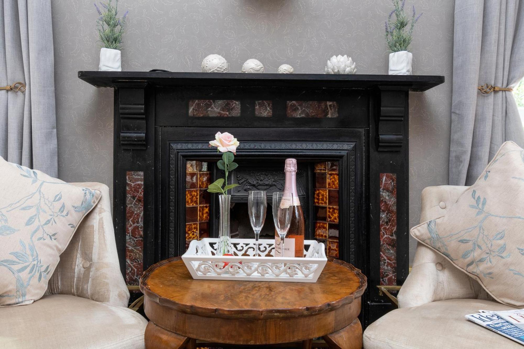 Afon Rhaiadr Country House ドルゲラウ エクステリア 写真